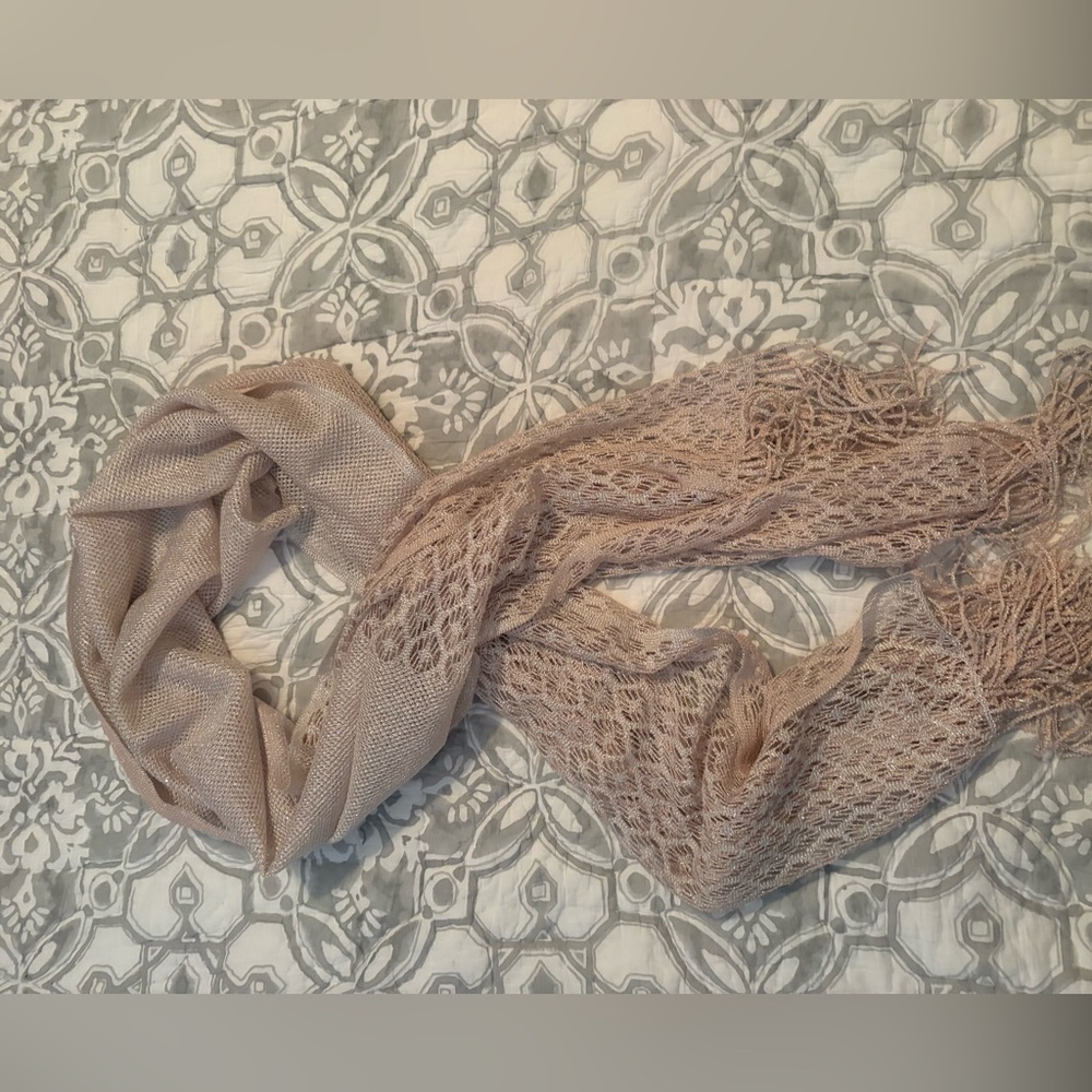Elegant Lace Women's Scarf